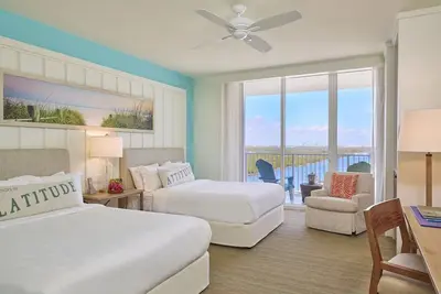 Image de Serene Beachside Retreat with Outdoor Pool and Near Hollywood Beach - Steps Away