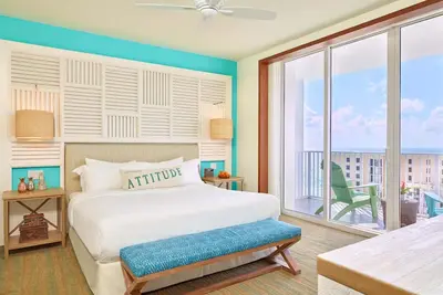 Image de Tranquil Room Perfect for a Relaxing Florida Getaway | Pet-Friendly Retreat