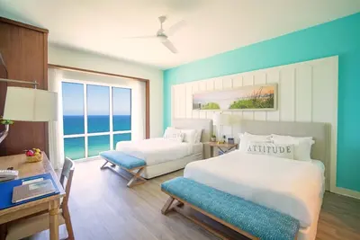 Image de Soak in Relaxing Vibes Near Hollywood Beach with Outdoor Swimming Pool