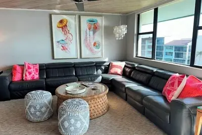 Image de Top-Floor Gulf-Front Retreat | 2br with Lanai, Pool & Resort Perks