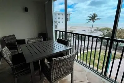 Image de Gulf-Front Luxury Condo | Stunning Views & Direct Beach Access on Sanibel