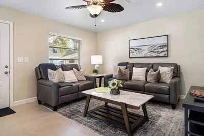 Image de Charming Ground-Level Retreat at Sanibel Shore-Walk to the Beach