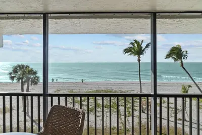 Image de Gulf-Front Grandeur Awaits. Breathtaking Views & Spacious Comfort