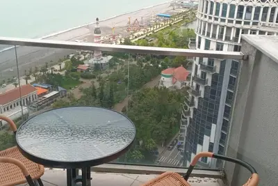 Image de Nice and quite place for couples, 27th floor. Restaurant on the 31st floor.