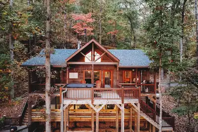 Image de Amazing mountain view! 5-star cabin, Modern, Minutes to Br&Ej, Hot tub, Games