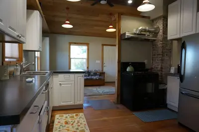 Image de A Walking Wonderland Awaits from this cozy home.