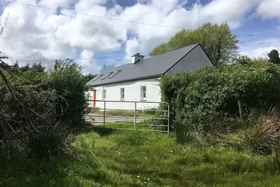 Image de A traditional two Bed farmhouse that can host 4 guests in rural County Limerick.