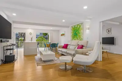 Image de Spacious Executive Home