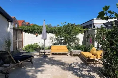 Green garden Villa 300 meters from the beach.