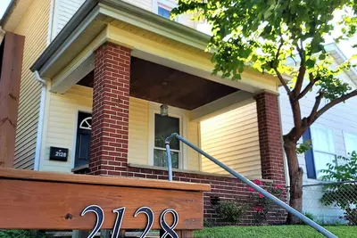 Image de Renovated Apartment with Modern Amenities, Fenced-In Back Yard -Downtown Ashland