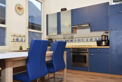 Image de Location-Classique-Salle de bain privée séparée-Vue sur la cour-FeWo 85qm, Su. . .