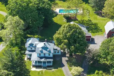 Image de ★Private Pool★ Spacious Historic 1850s \"Bell House\" @ Hillsdale, Ny Town Center
