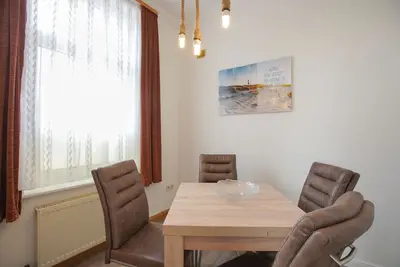 Image de Suite-de Luxe-Salle de bain privée séparée-Vue ville-Suite 16, Seestern