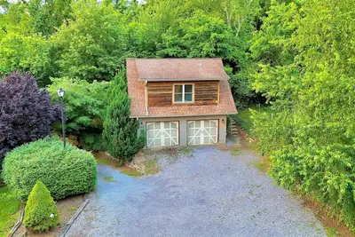 Image de *New Pet-Friendly Getaway | Views & Fire Pit