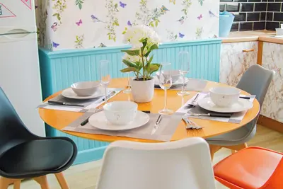 Image de Cozy Comfort:Beautifully Updated 2-Bedroom Home In Family-Friendly Neighborhood