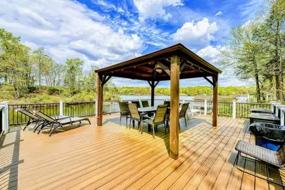 Image de Lakefront Lake Anna Views, Boat Dock, Firepit, Deck