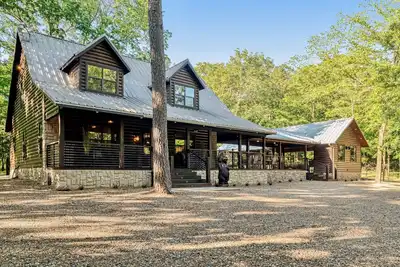 Image de Bear Claw- Your New Favorite Luxurious Retreat