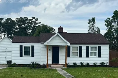 Image de The Hiatt House, 1800sf Wedding Lodging or Executives an unexpected elegant gem
