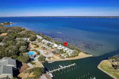 Image de Coastal Tides Retreat - A Soundside Beacon's Reach Townhome in Pine Knoll Shores