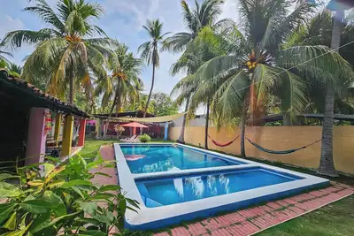 Charming 3-bedroom cabin with Ac, WiFi in the beaches of Sonsonate