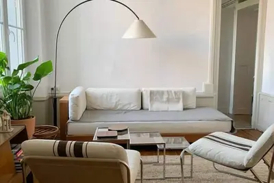 Image de Spacieux, lumineux appartement Place delille