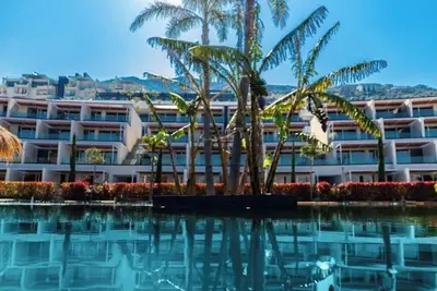 Image de Luxury apartment - parking, pool and beach access