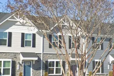 Charming 3-bedroom 2. 5 bath townhome with WiFi and Ac in Ruther Glen
