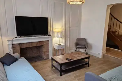 Image de Maison cosy en centre-ville 5 chambres. Proche de tout commerces et hypercentre!