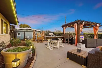 Mountain Majesty 2 Br with Ac, Bbq, Parking, View
