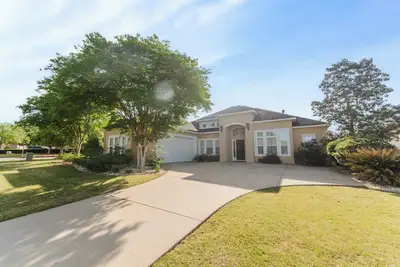 Image de Tranquil and Luxurious 3br/2. 5ba home in Albany