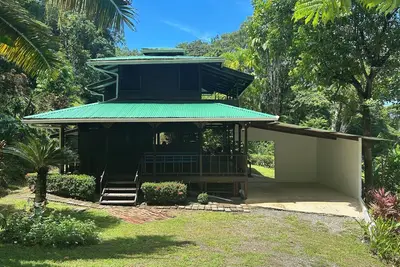 Image de Delfín del Sendero - 2-bedroom Beachfront Cabin in Playa Ballena with WiFi