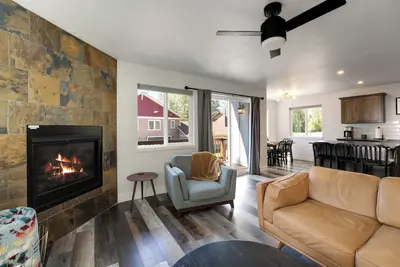 Image de New! Home located off Flathead River with balcony & fireplace
