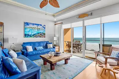 Image de Anna Maria Beach Condo at Bradenton Beach Club: Gulf Front Condo by Anna Maria Life Vacation Rentals