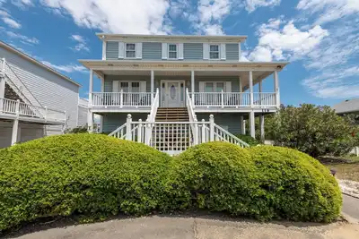 Image de Hobbs Realty - Enjoy coastal tranquility at @TheBeach. Calm