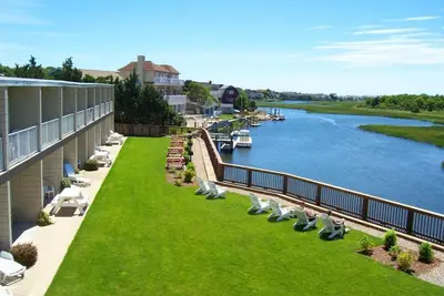 Image de 1br Condo w/ Kitchenette & Balcony | Pools Access