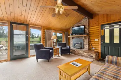 Image de Spacious 3br Chalet Cabin Overlooking Golf Course