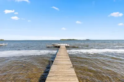 Image de Lakefront 2br Townhome with Beach & Dock Access