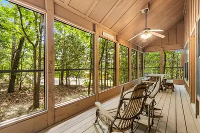 Image de 🏡 2br Branson Cabin Retreat | Pools, Hot Tub, Pet-Friendly
