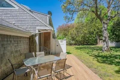 Image de Dog-friendly Cape Cod home just a short walk to the beach! With a spacious fenced yard