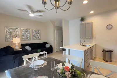 Image de 2379cc- Cozy 4br/2. 5ba at Coral Cay Condo, 5-mile to Disney, free Wifi