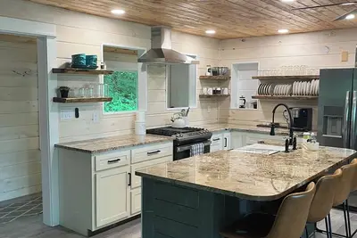 Image de Sugar Mountain Hideaway:  2-2 home on Private Secluded Road w breathtaking view