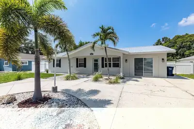 Image de 5/2 pool house close to Ami beaches, Rv hookup