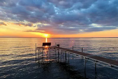 Image de Gorgeous Lake Winnebago Sunsets with private backyard! Pet-friendly!