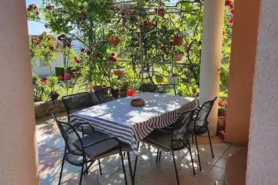 Image de Appartement de deux chambres avec la terrasse et la vue sur le mer Kastel Stari, Kastela (A-24406-a)