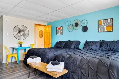 Image de Spacious Room  2 Full Beds, Pool & Onsite Parking