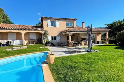 Image de Villa avec piscine et jardin, 2 chambres
