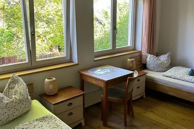 Image de 2-bed room Walnut with bathroom \"on suite\" - Guest and seminar house Mensch und