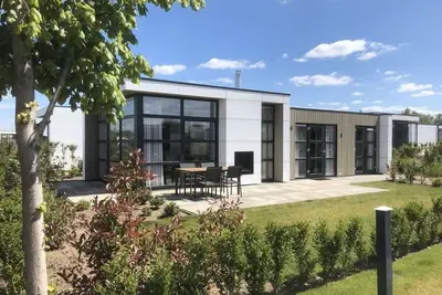Nestled in the countryside: Chalet SunnyTides - your vacation starts here