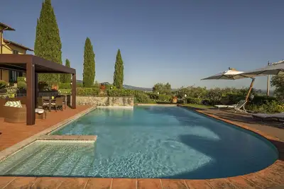 Image de Maison de vacances privée avec Wifi, piscine, sauna, climatisation, bain à remous, Tv, patio