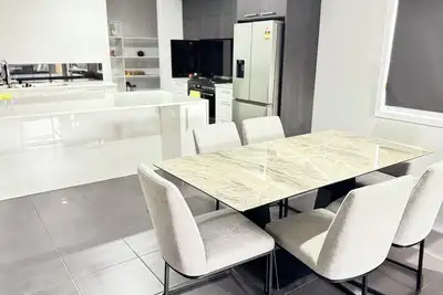 Image de Modern 4br Family Home with Pool, Gym & Garage – Quiet, Central Location